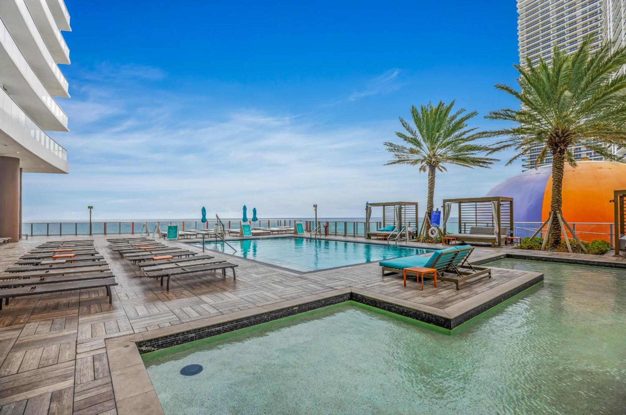 Wake Up To The Sound Of Waves In A Stylish Condo In A Luxury Resort Hollywood Buitenkant foto