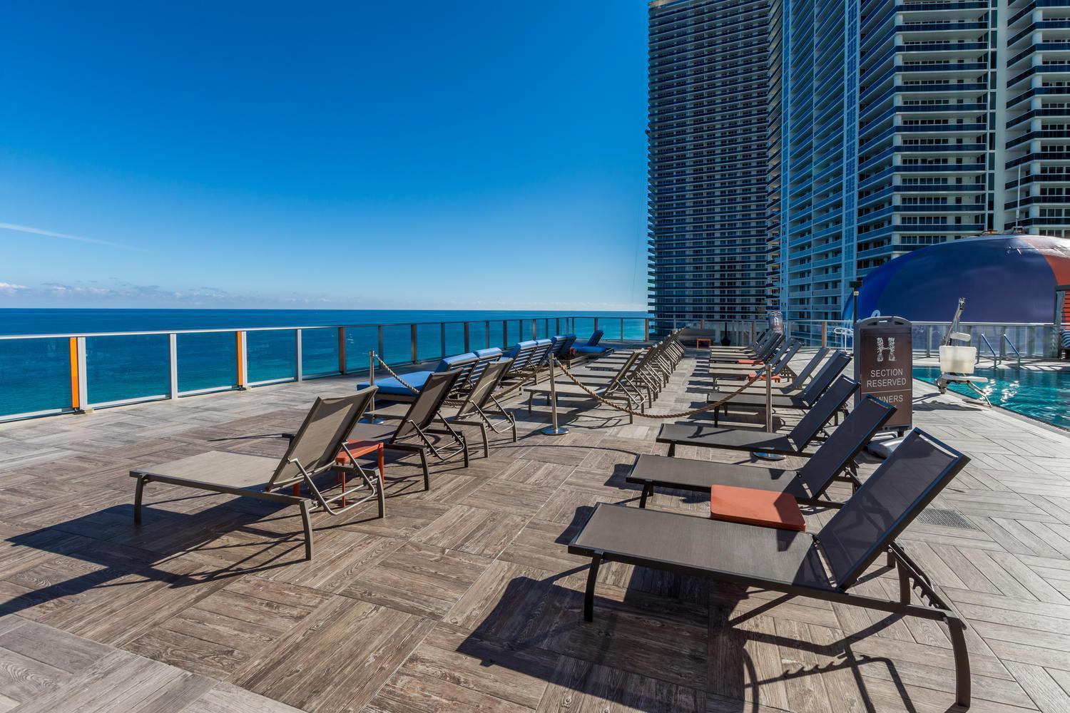 Wake Up To The Sound Of Waves In A Stylish Condo In A Luxury Resort Hollywood Buitenkant foto
