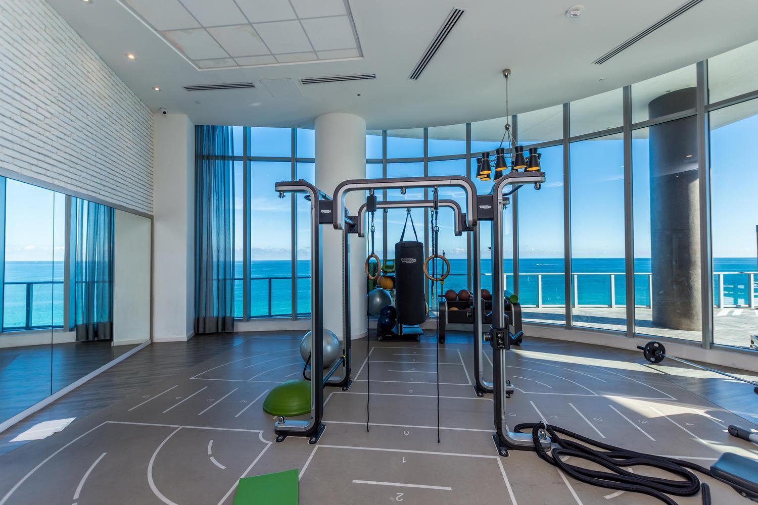 Wake Up To The Sound Of Waves In A Stylish Condo In A Luxury Resort Hollywood Buitenkant foto