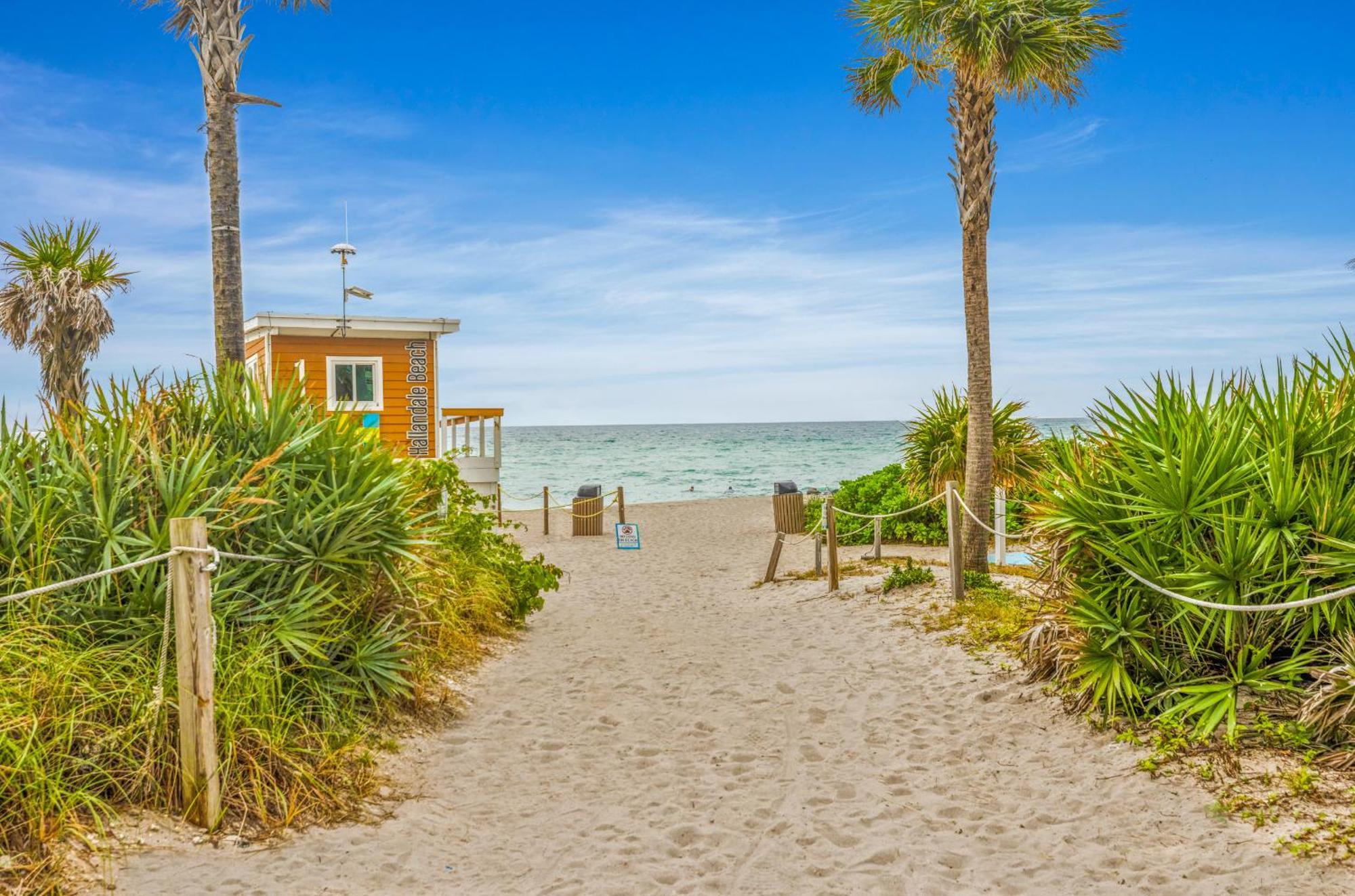 Wake Up To The Sound Of Waves In A Stylish Condo In A Luxury Resort Hollywood Buitenkant foto