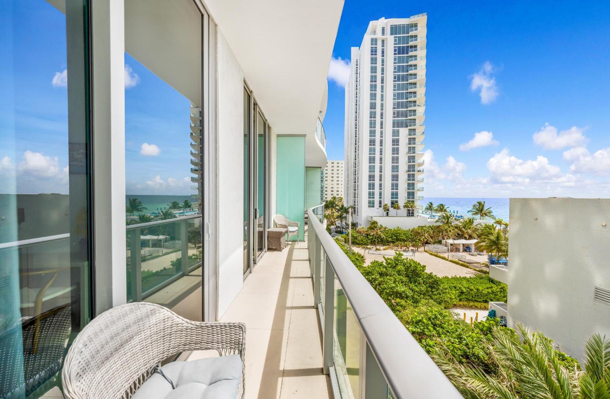 Wake Up To The Sound Of Waves In A Stylish Condo In A Luxury Resort Hollywood Buitenkant foto