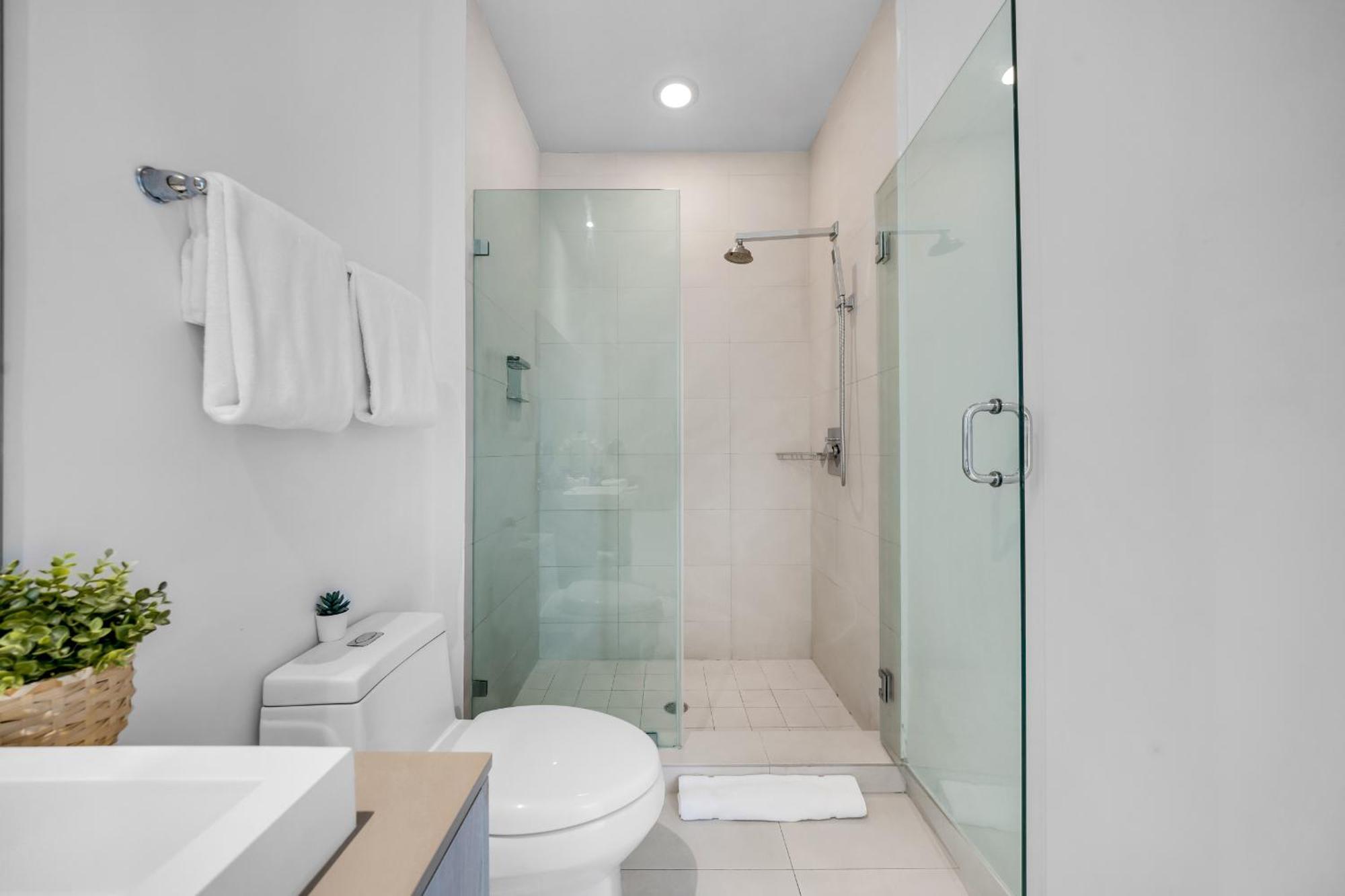 Wake Up To The Sound Of Waves In A Stylish Condo In A Luxury Resort Hollywood Buitenkant foto